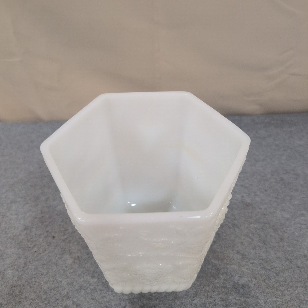 Fire-King Milk Glass Harvest Grape Hexagonal Planter White VTG Anchor Hocking - Picture 2 of 9